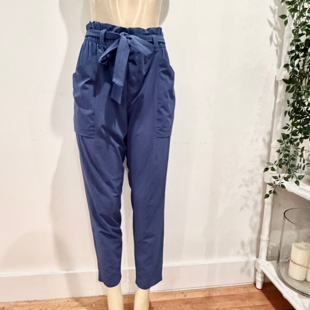 Athleta Skyline Pants High Rise Tapered Leg Sz 12 Travel Athleisure Sporty Chic